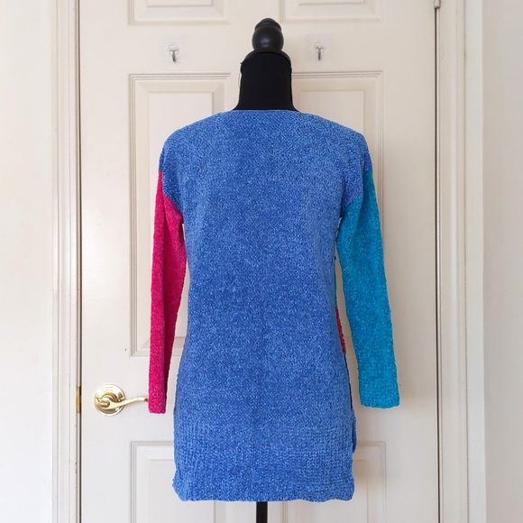 NWOT. Hand-knit Bright Multicolor Stripes High Low V-Neck 3/4 Sleeve Sweater. - Picture 2 of 4